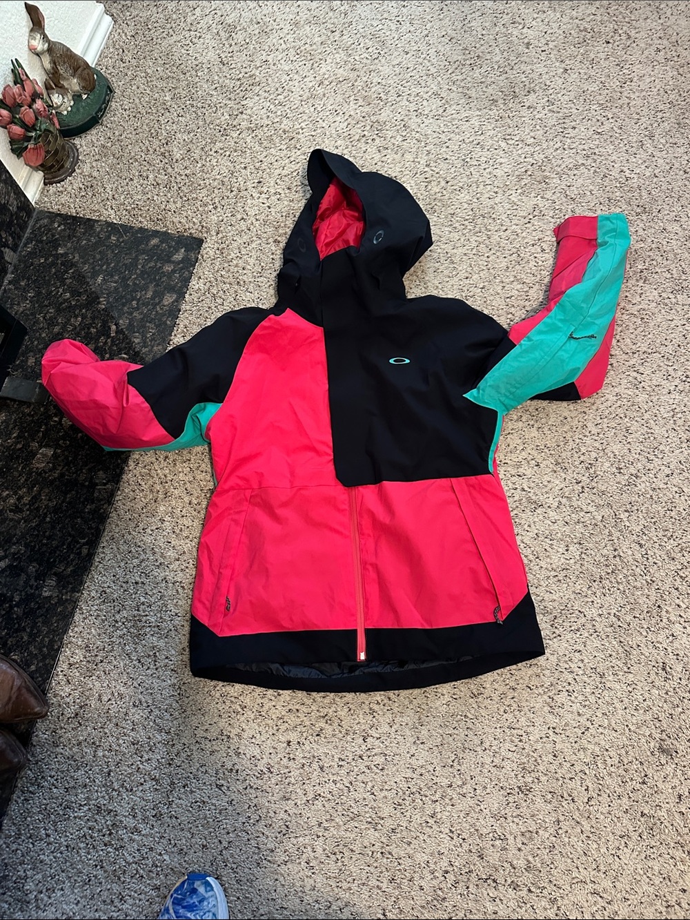 Oakley Women’s size XL down winter Hooded Rain Jacket in Pink, Black & Teal ski